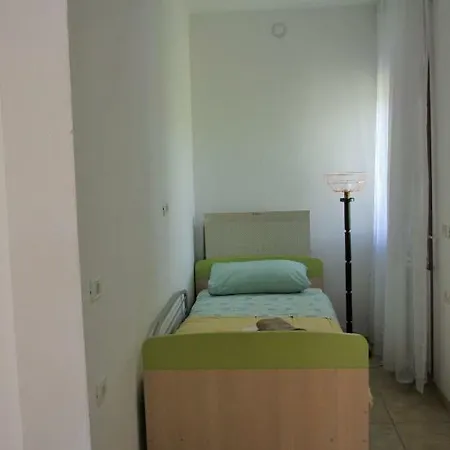 Krasen Kras 게스트하우스 Komen