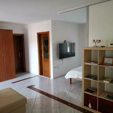 게스트하우스 Krasen Kras Komen