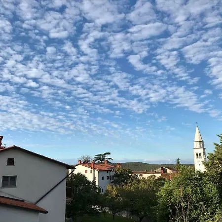 Krasen Kras 게스트하우스 Komen