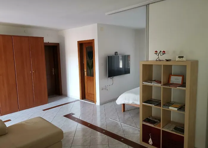 بيت ضيافة Krasen Kras Komen